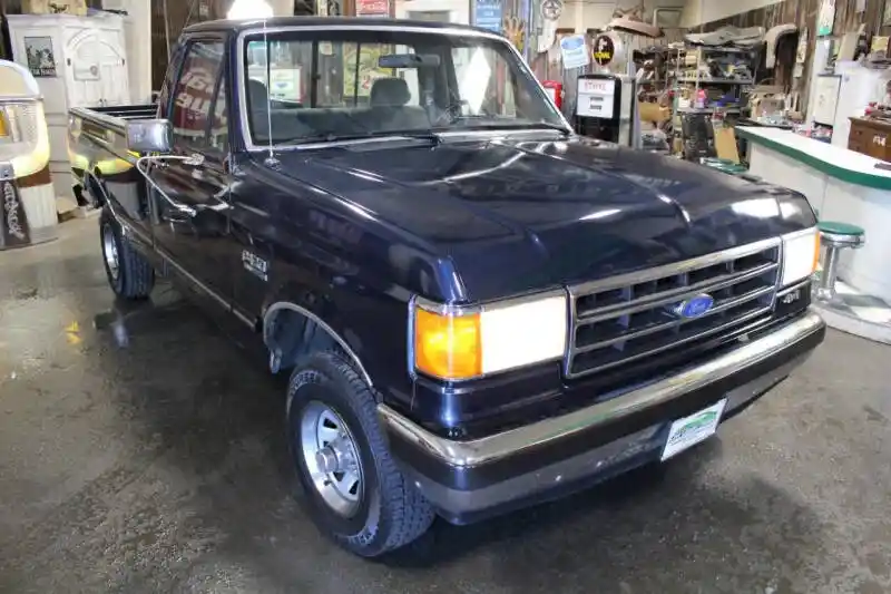 1990 Ford F-150 XLT Lariat