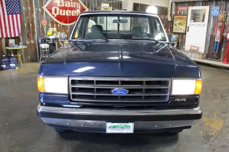 1990 Ford F-150 XLT Lariat