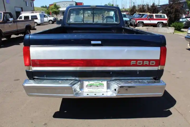 1990 Ford F-150 XLT Lariat