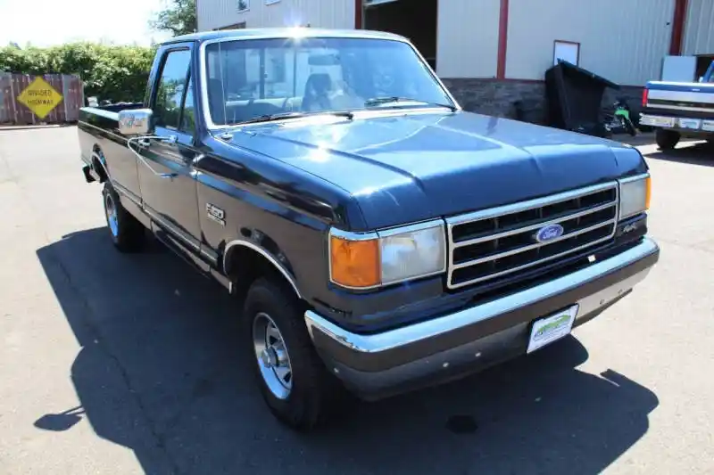 1990 Ford F-150 XLT Lariat