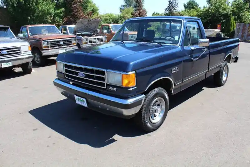 1990 Ford F-150 XLT Lariat