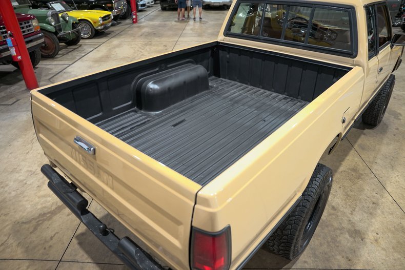 1986 Nissan Hardbody DLX King Cab