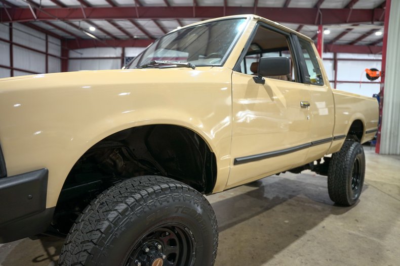 1986 Nissan Hardbody DLX King Cab