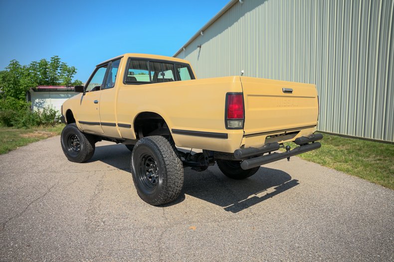 1986 Nissan Hardbody DLX King Cab