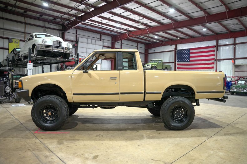 1986 Nissan Hardbody DLX King Cab