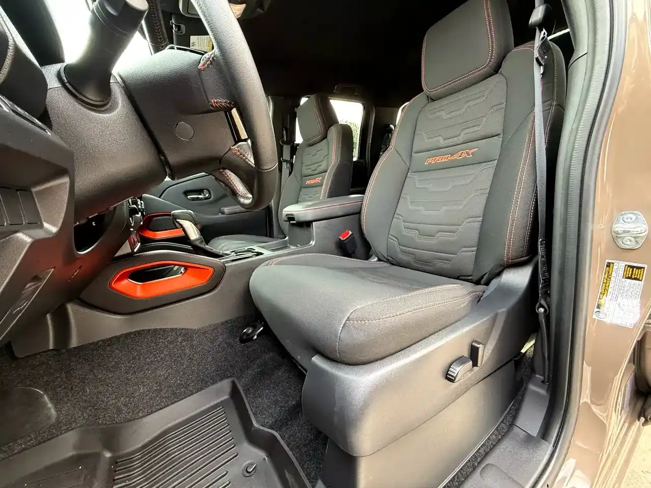 2024 Nissan Frontier PRO-4X Crew Cab