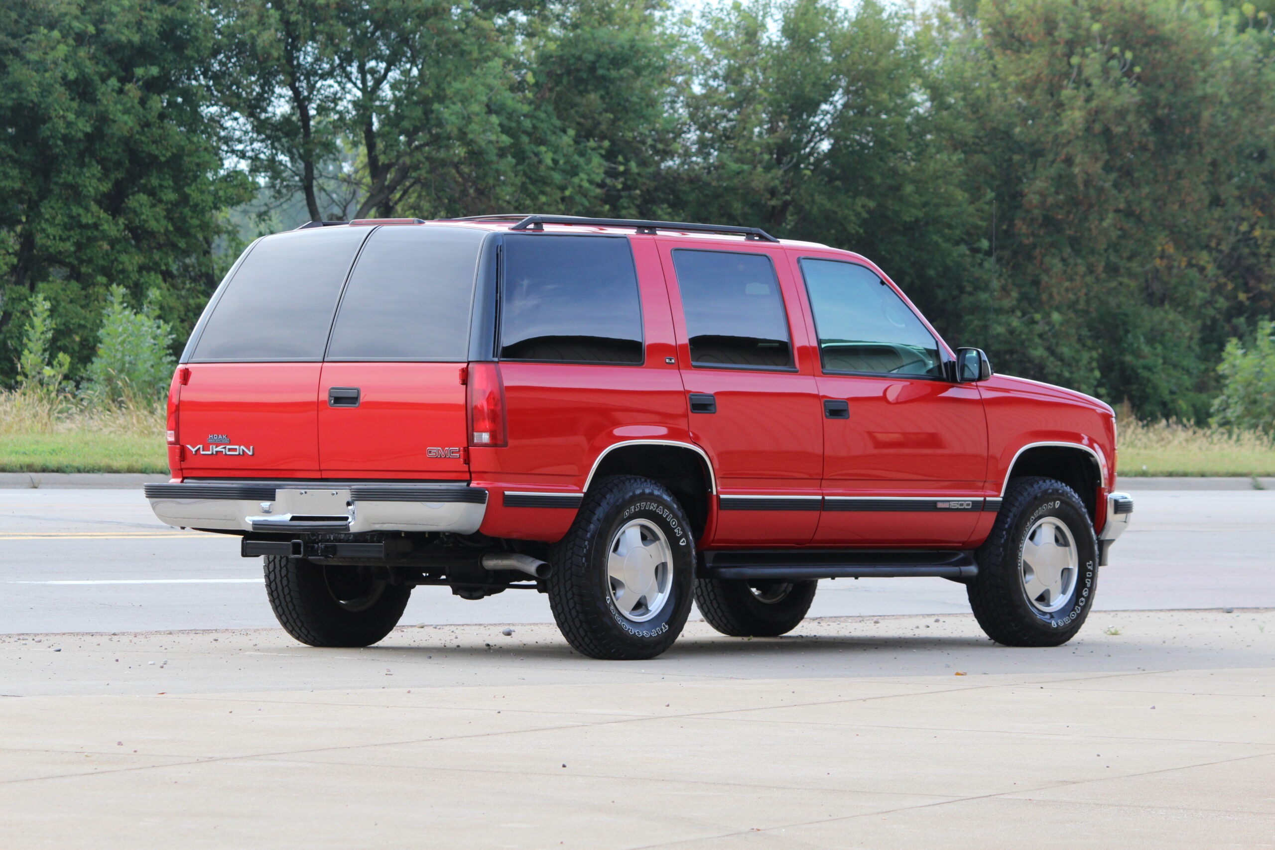 66k-Mile 1999 GMC Yukon 4×4 - 3