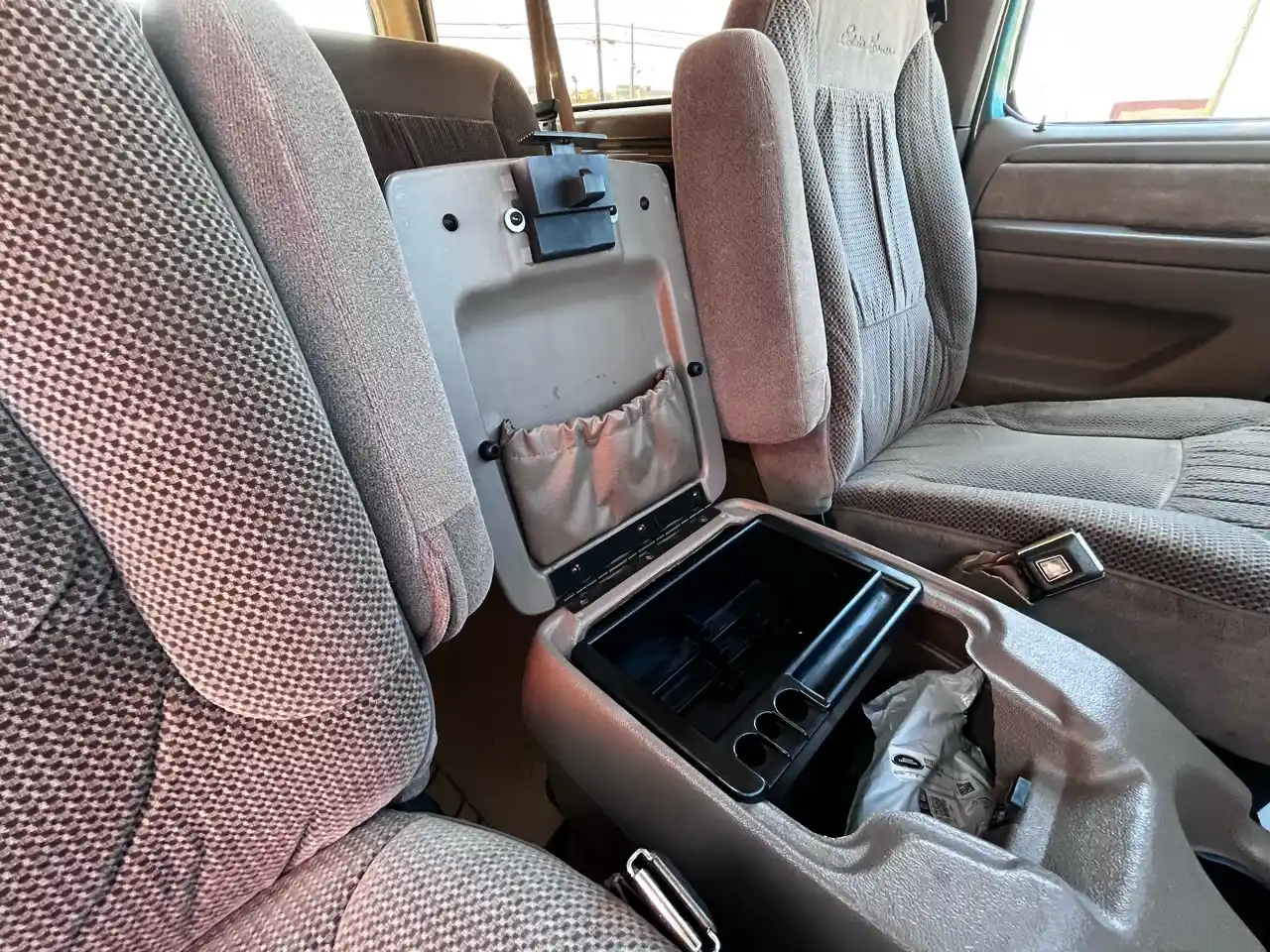 1996 Ford Bronco Eddie Bauer - 3