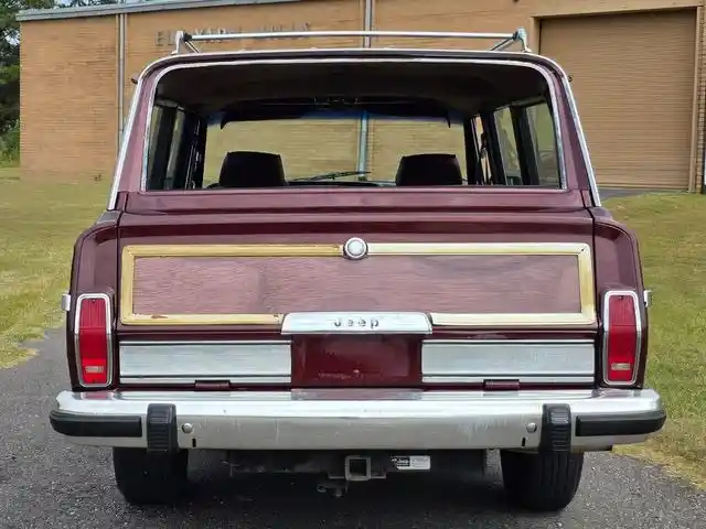 1987 Jeep Grand Wagoneer