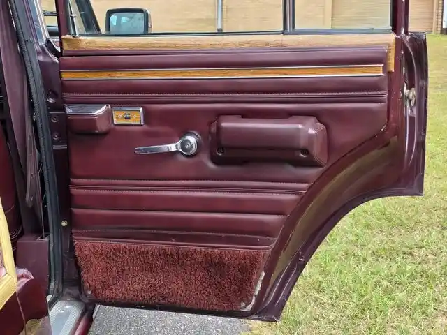 1987 Jeep Grand Wagoneer