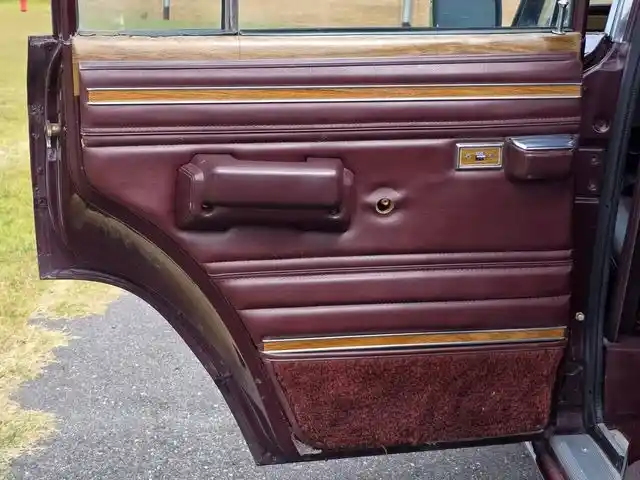 1987 Jeep Grand Wagoneer