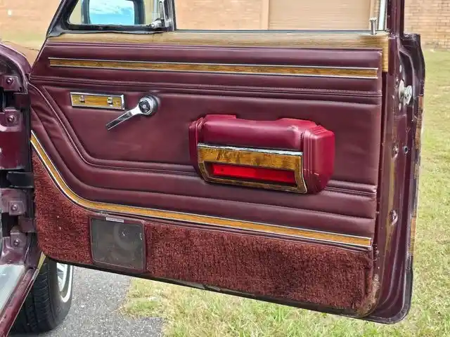 1987 Jeep Grand Wagoneer