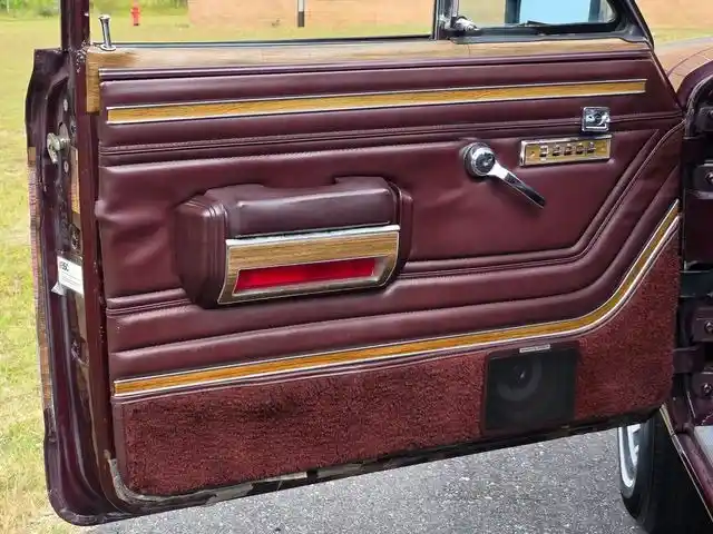 1987 Jeep Grand Wagoneer
