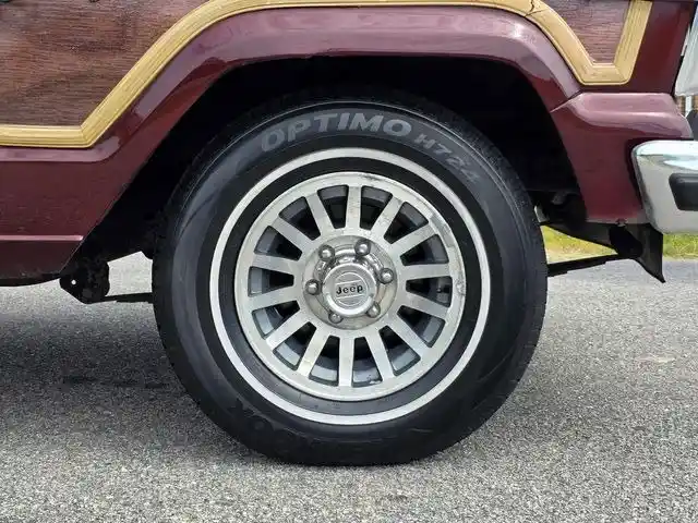1987 Jeep Grand Wagoneer - 2