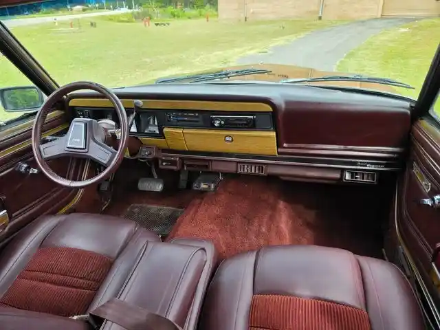 1987 Jeep Grand Wagoneer