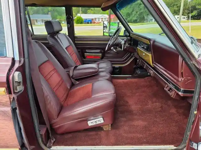 1987 Jeep Grand Wagoneer