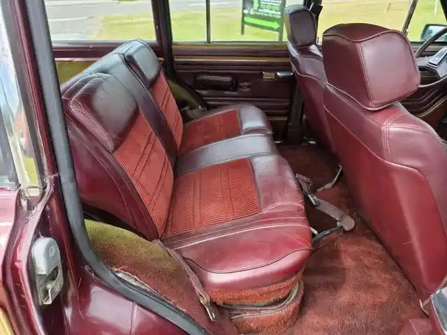 1987 Jeep Grand Wagoneer