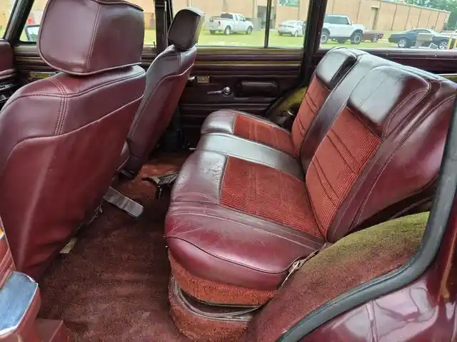 1987 Jeep Grand Wagoneer