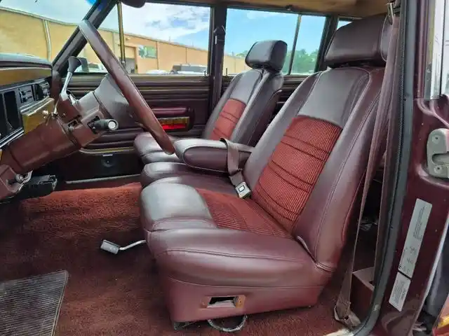 1987 Jeep Grand Wagoneer