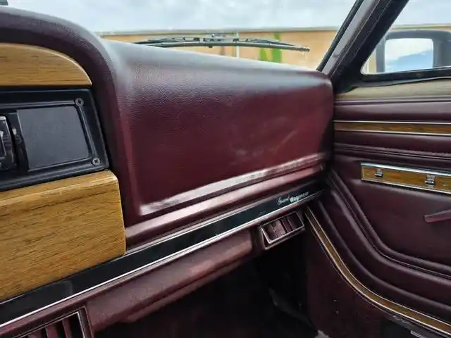 1987 Jeep Grand Wagoneer