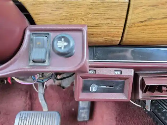 1987 Jeep Grand Wagoneer