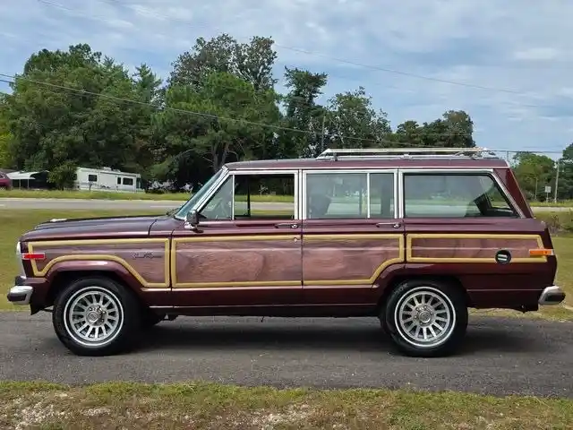 1987 Jeep Grand Wagoneer