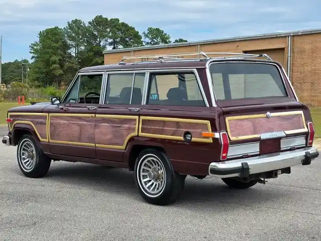 1987 Jeep Grand Wagoneer