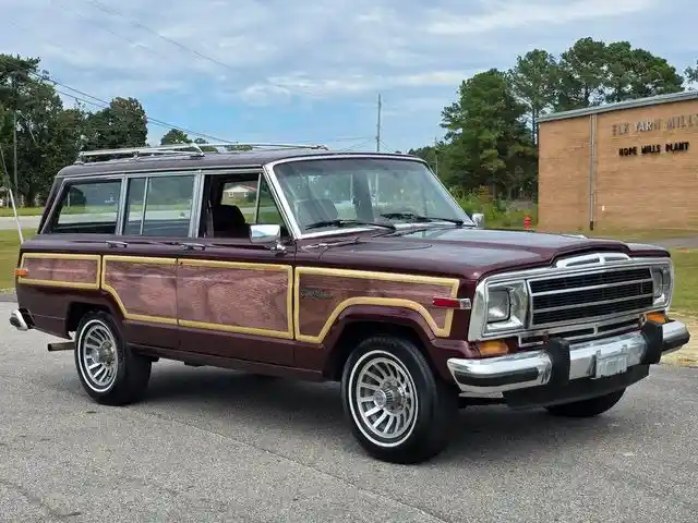 1987 Jeep Grand Wagoneer