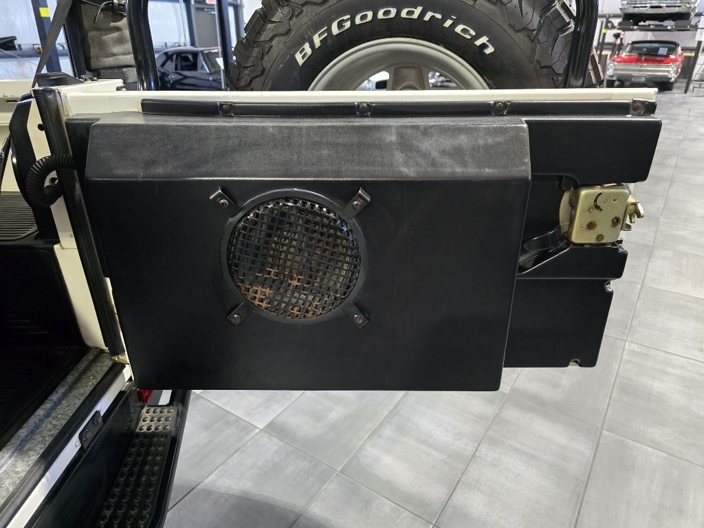 1997 Land Rover Defender 90 NAS