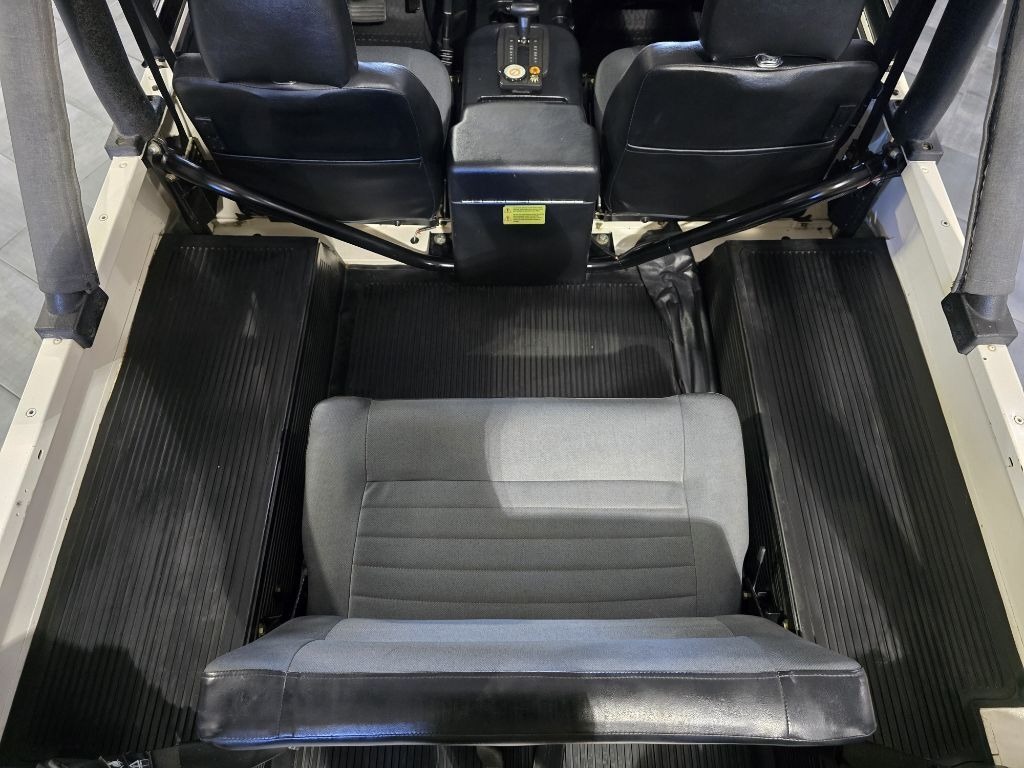 1997 Land Rover Defender 90 NAS