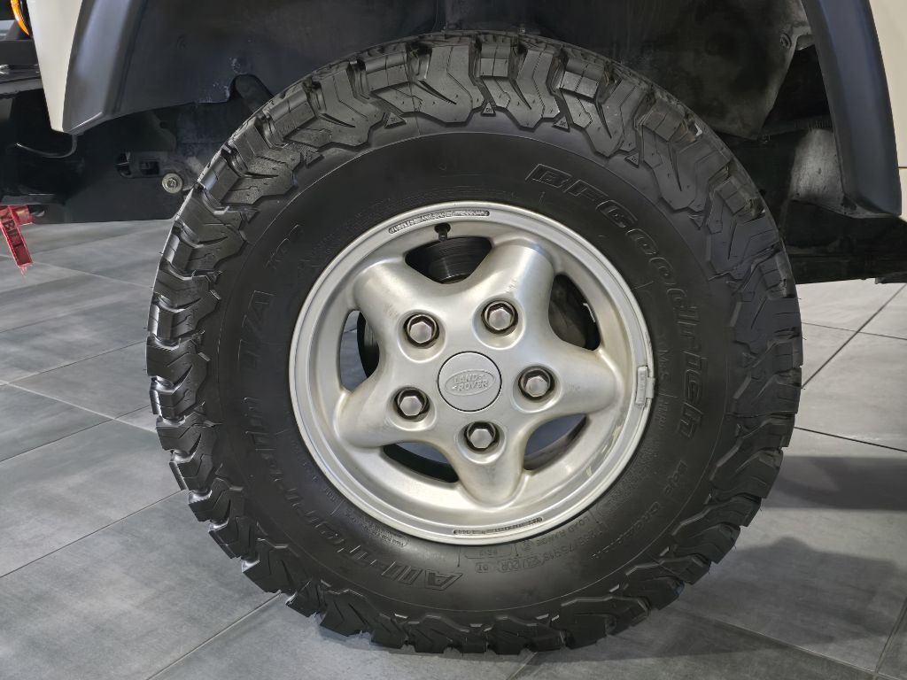 1997 Land Rover Defender 90 NAS