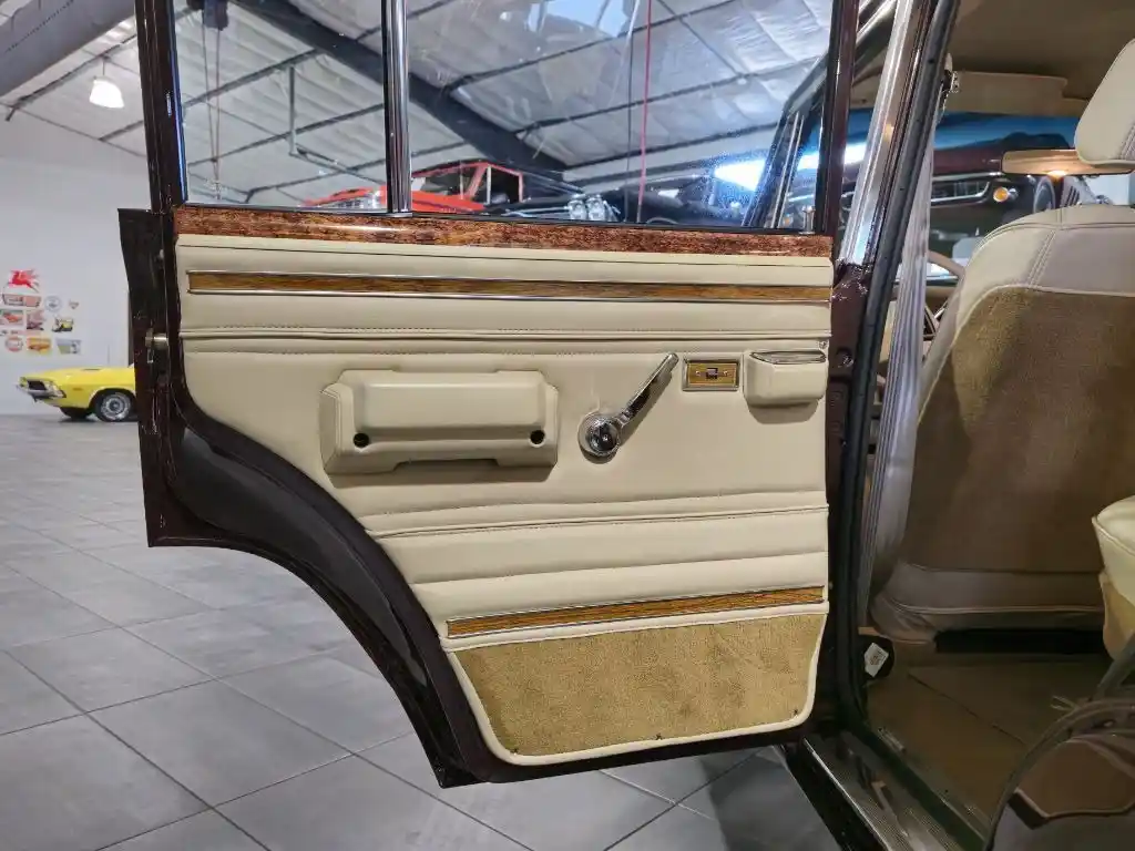 1988 Jeep Grand Wagoneer