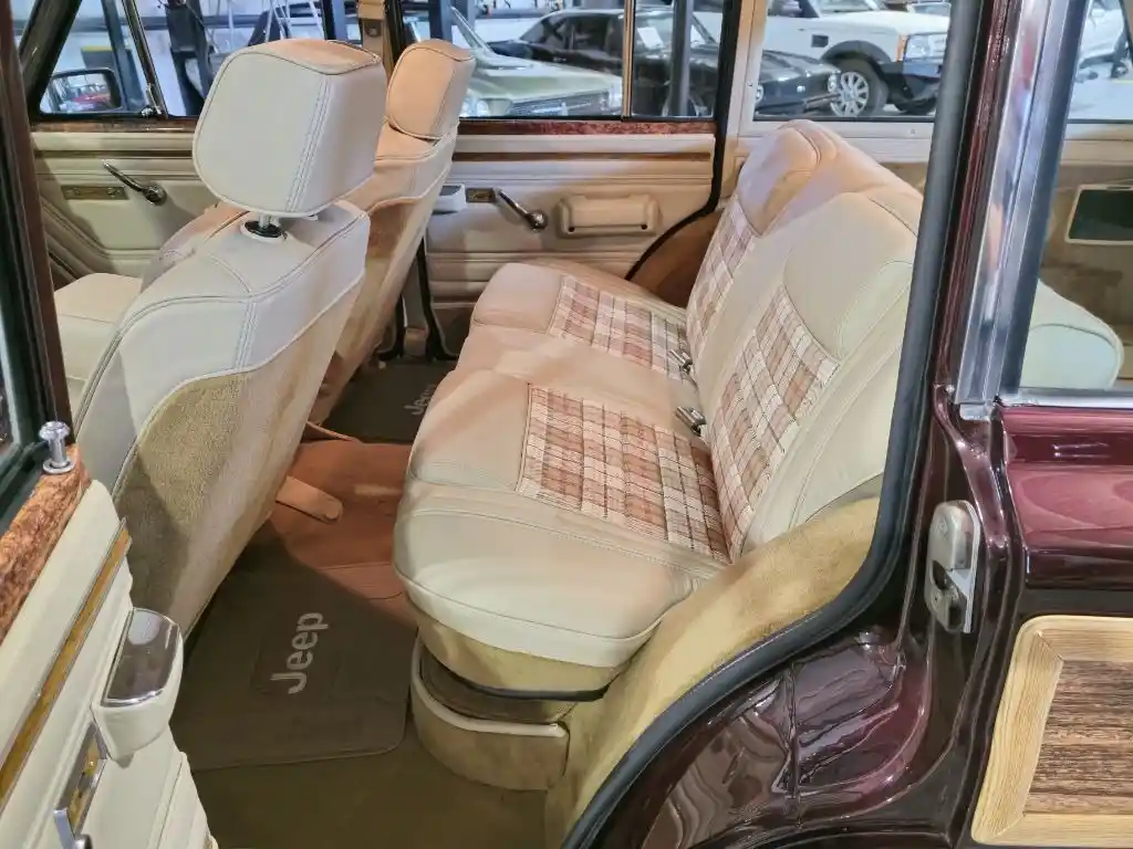 1988 Jeep Grand Wagoneer