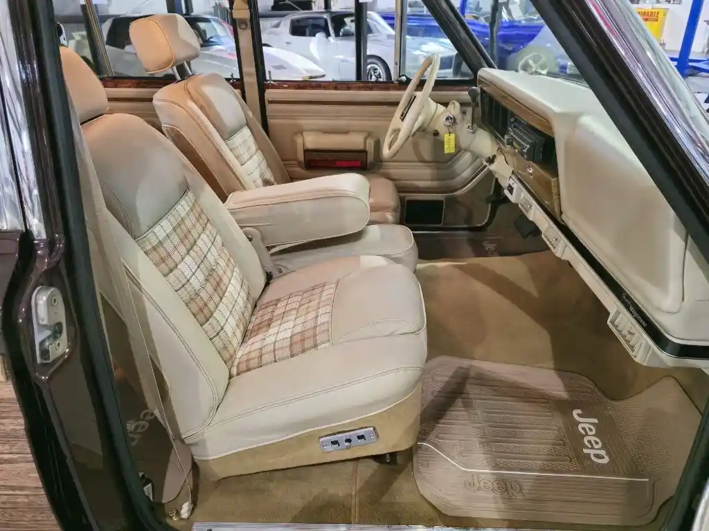 1988 Jeep Grand Wagoneer