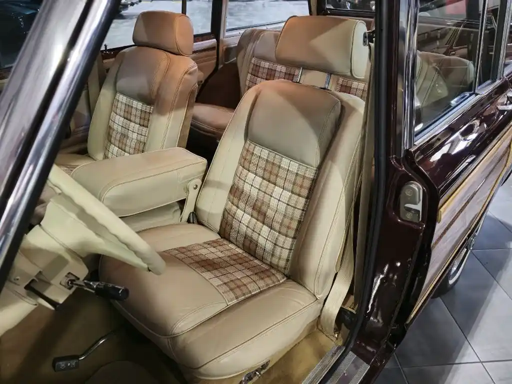 1988 Jeep Grand Wagoneer