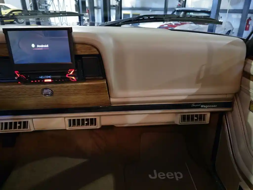 1988 Jeep Grand Wagoneer