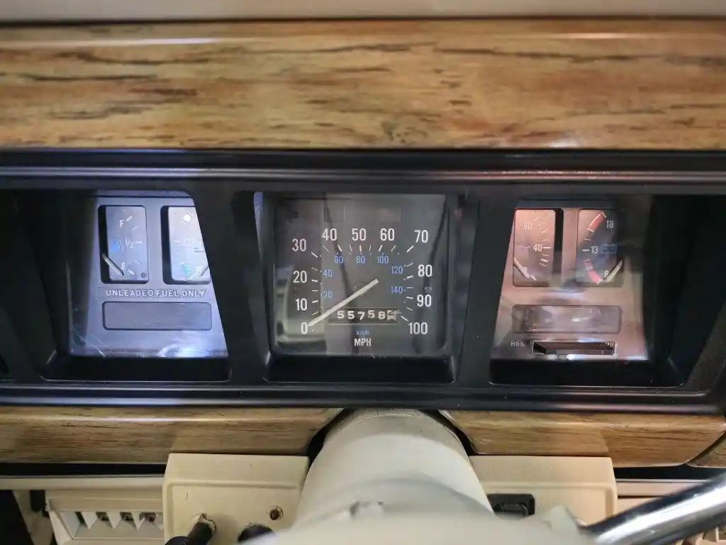 1988 Jeep Grand Wagoneer