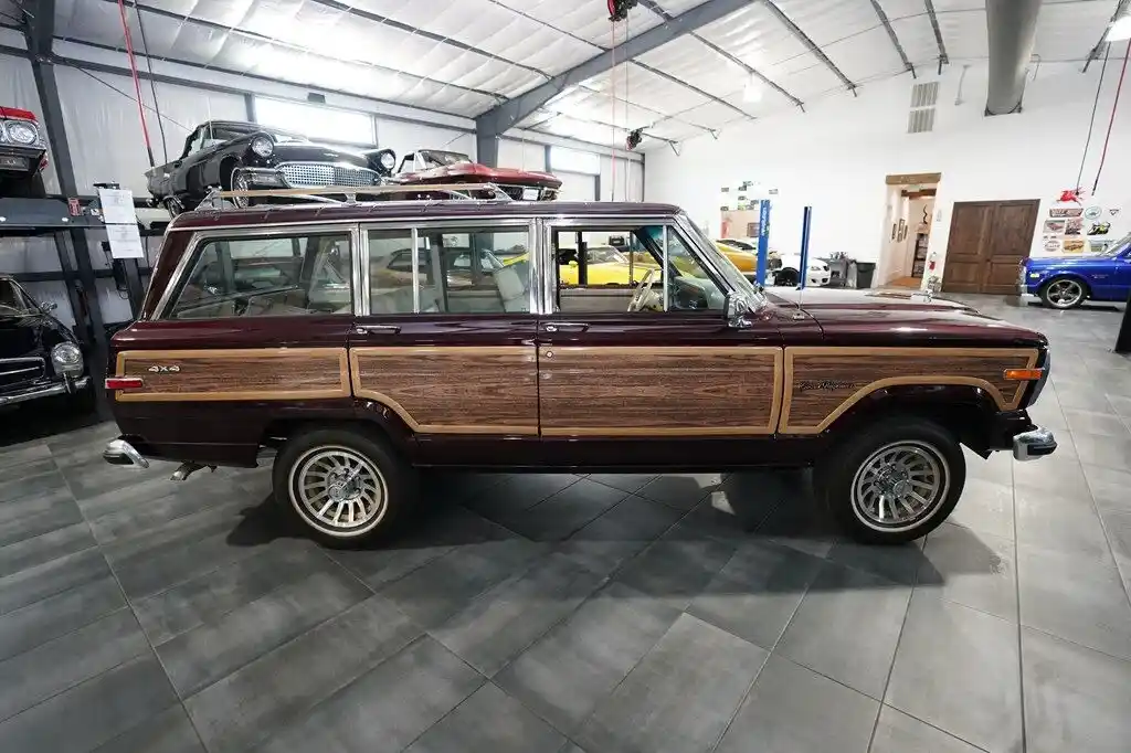 1988 Jeep Grand Wagoneer