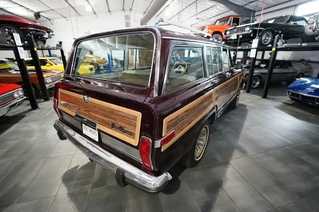 1988 Jeep Grand Wagoneer - 5