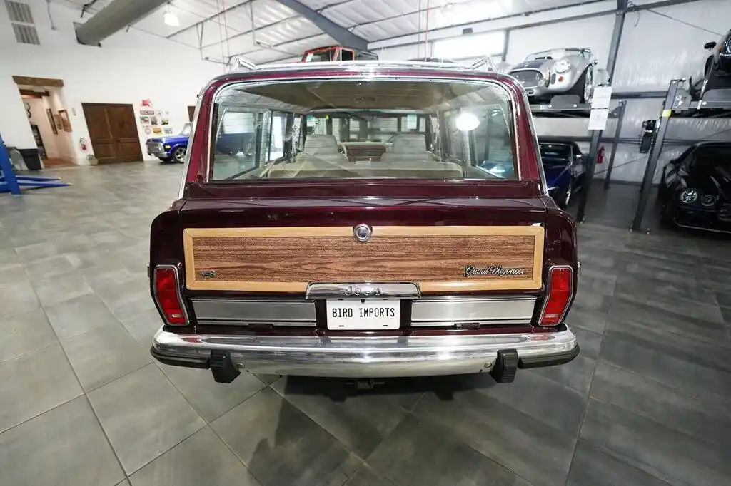 1988 Jeep Grand Wagoneer - 4