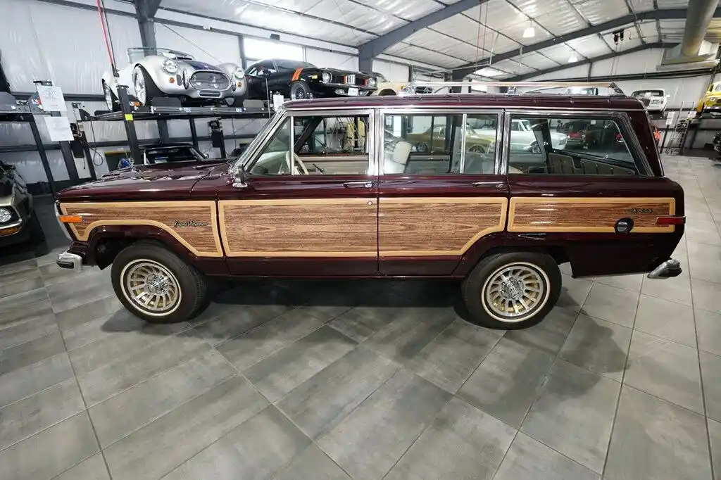 1988 Jeep Grand Wagoneer - 2