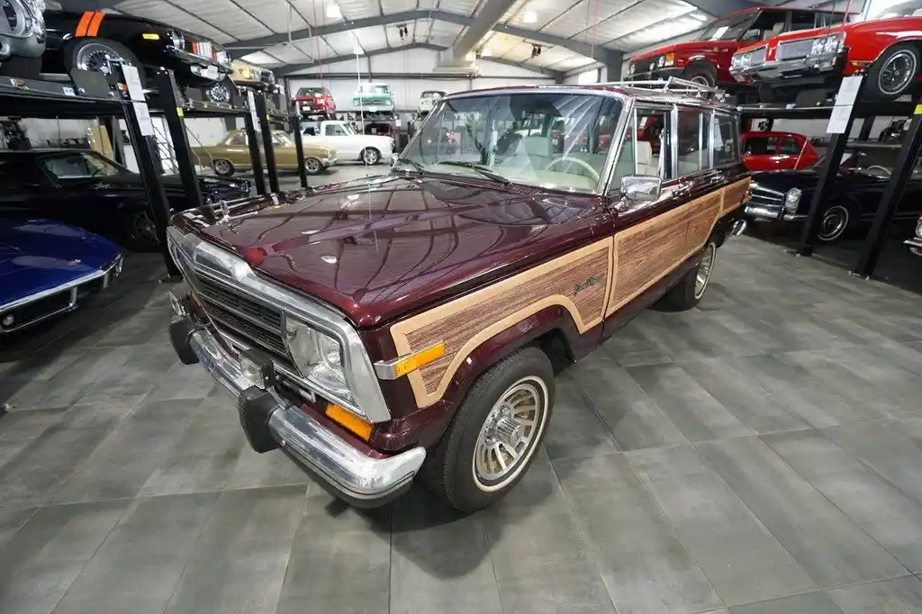  Jeep Grand Wagoneer