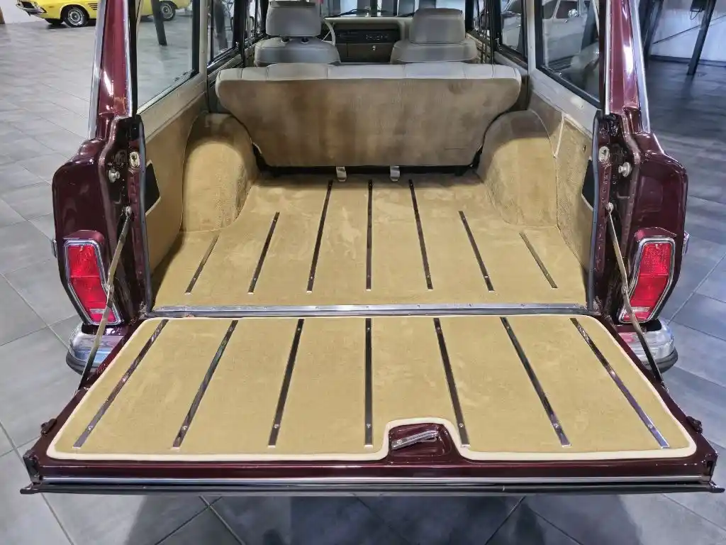 1988 Jeep Grand Wagoneer