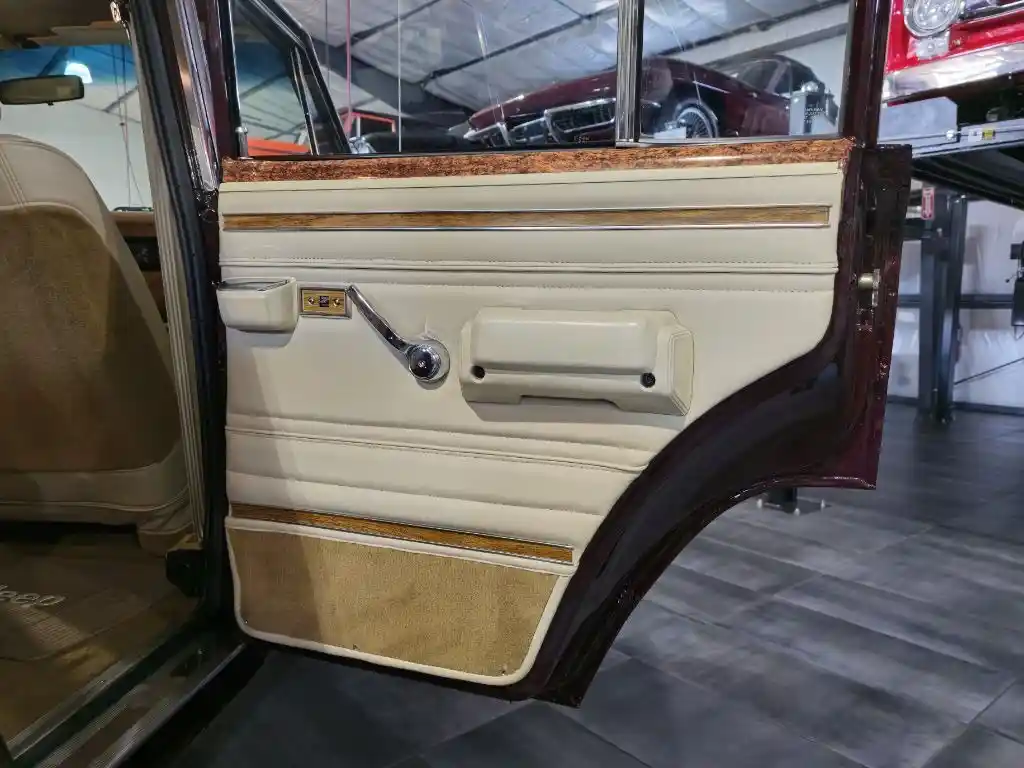 1988 Jeep Grand Wagoneer