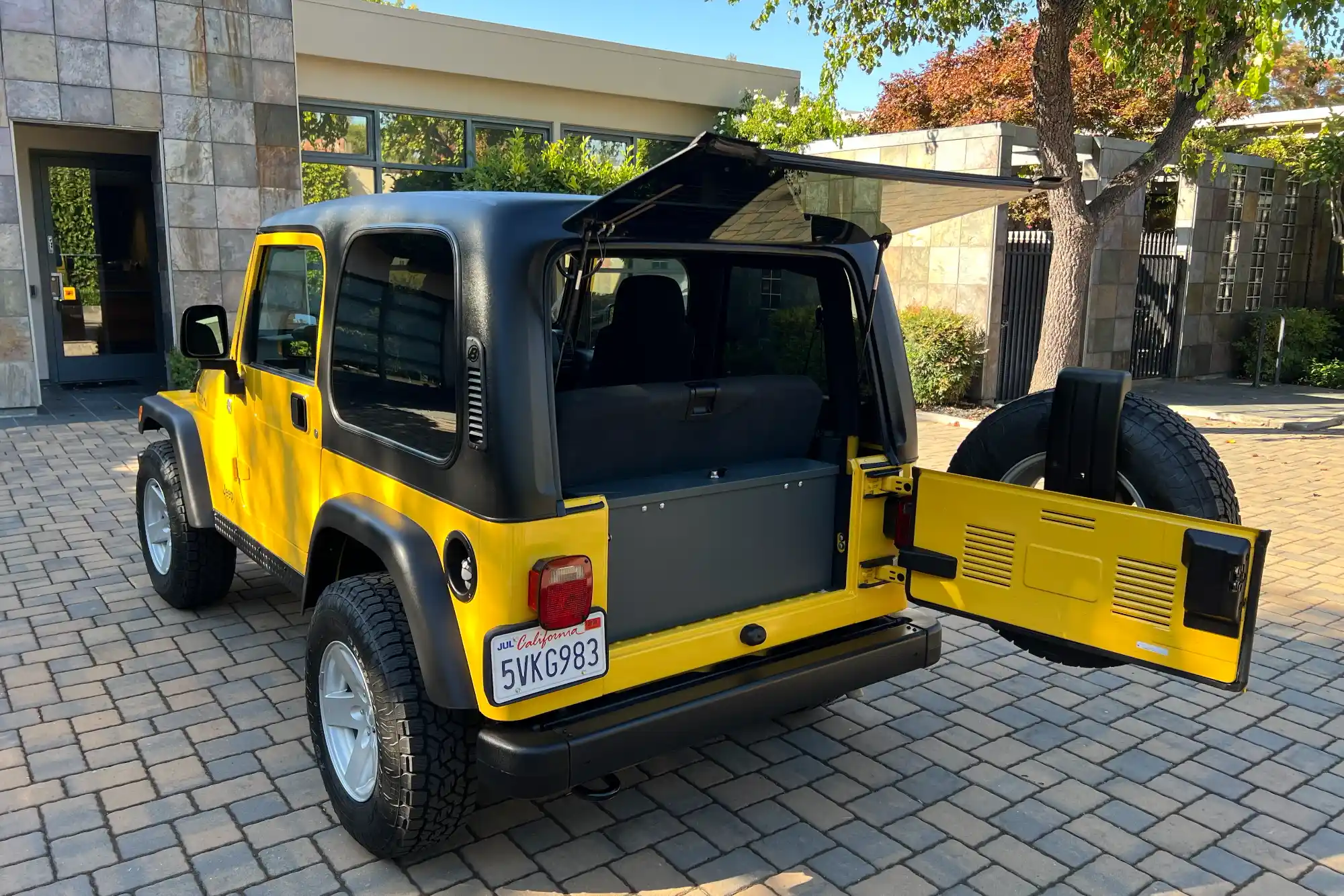 15k-Mile 2006 Jeep Wrangler Rubicon - 3