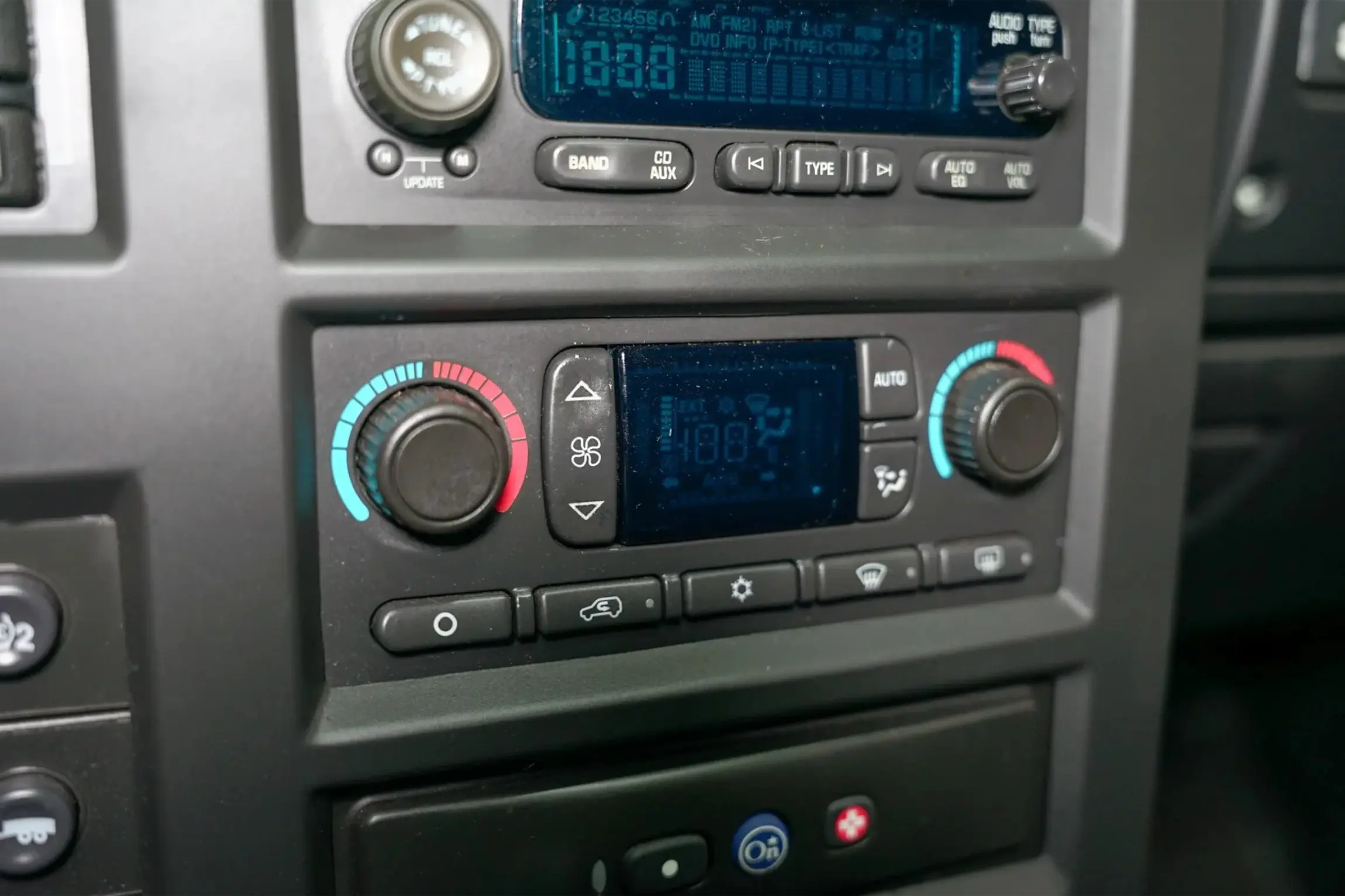 2005 Hummer H2 Luxury Edition