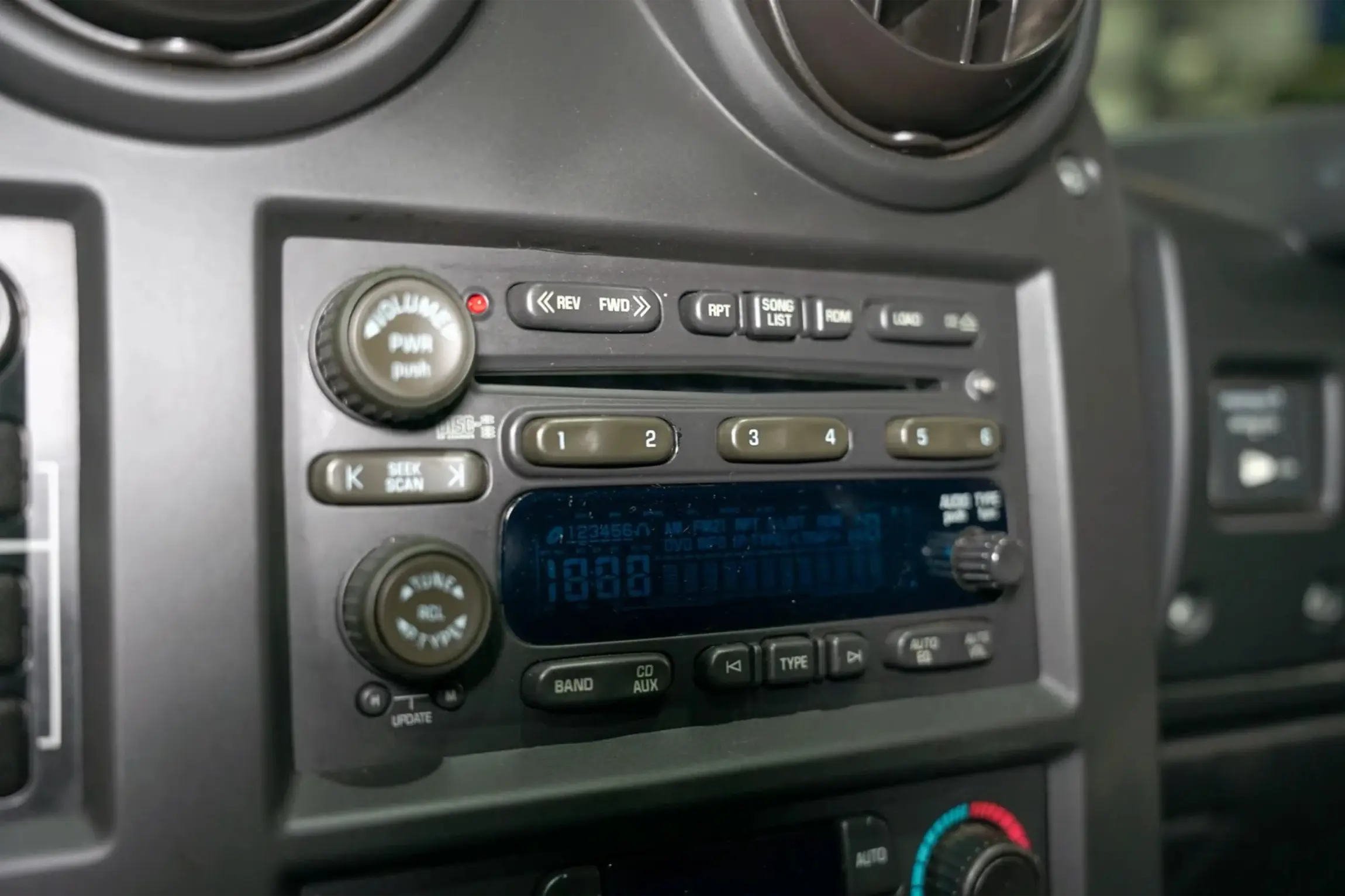 2005 Hummer H2 Luxury Edition