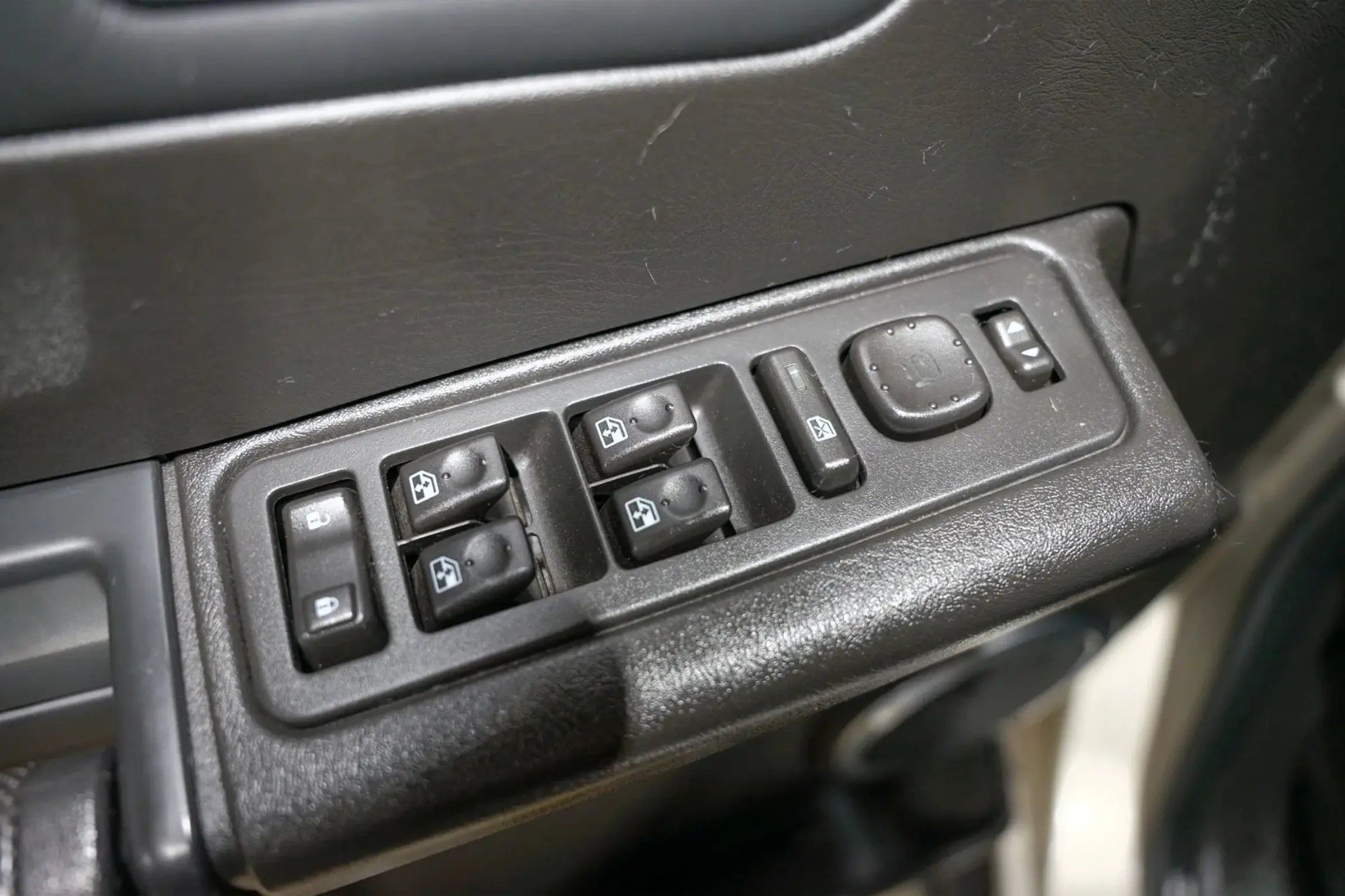 2005 Hummer H2 Luxury Edition