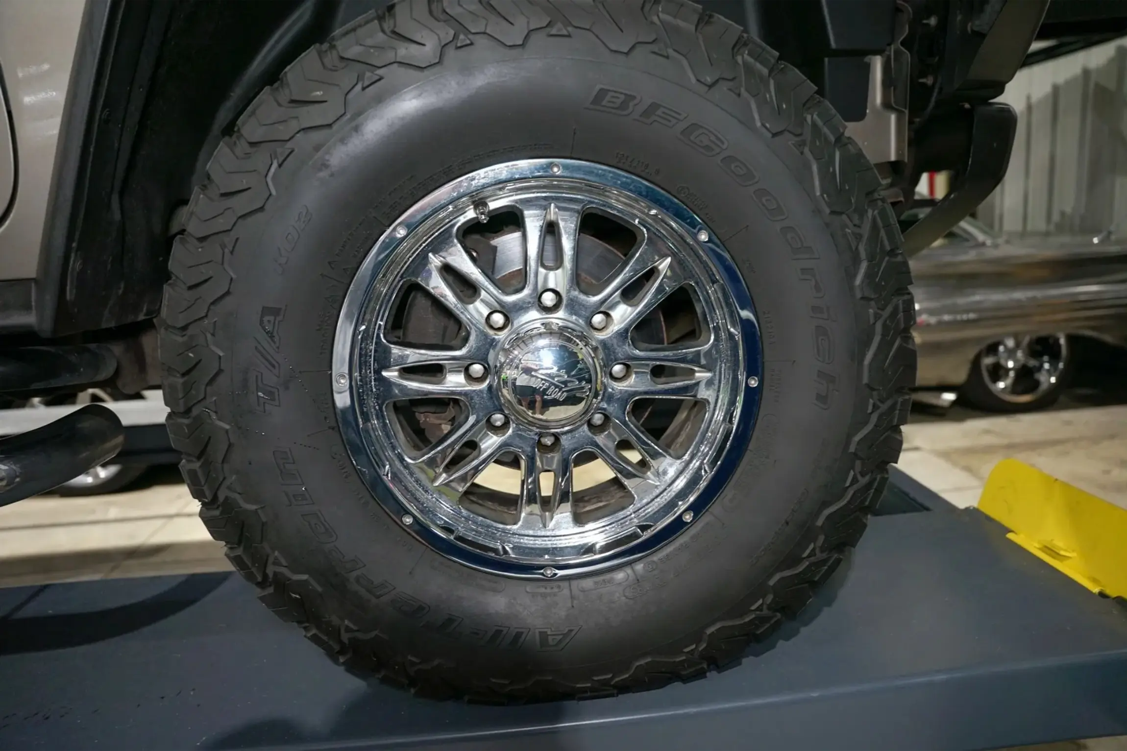 2005 Hummer H2 Luxury Edition
