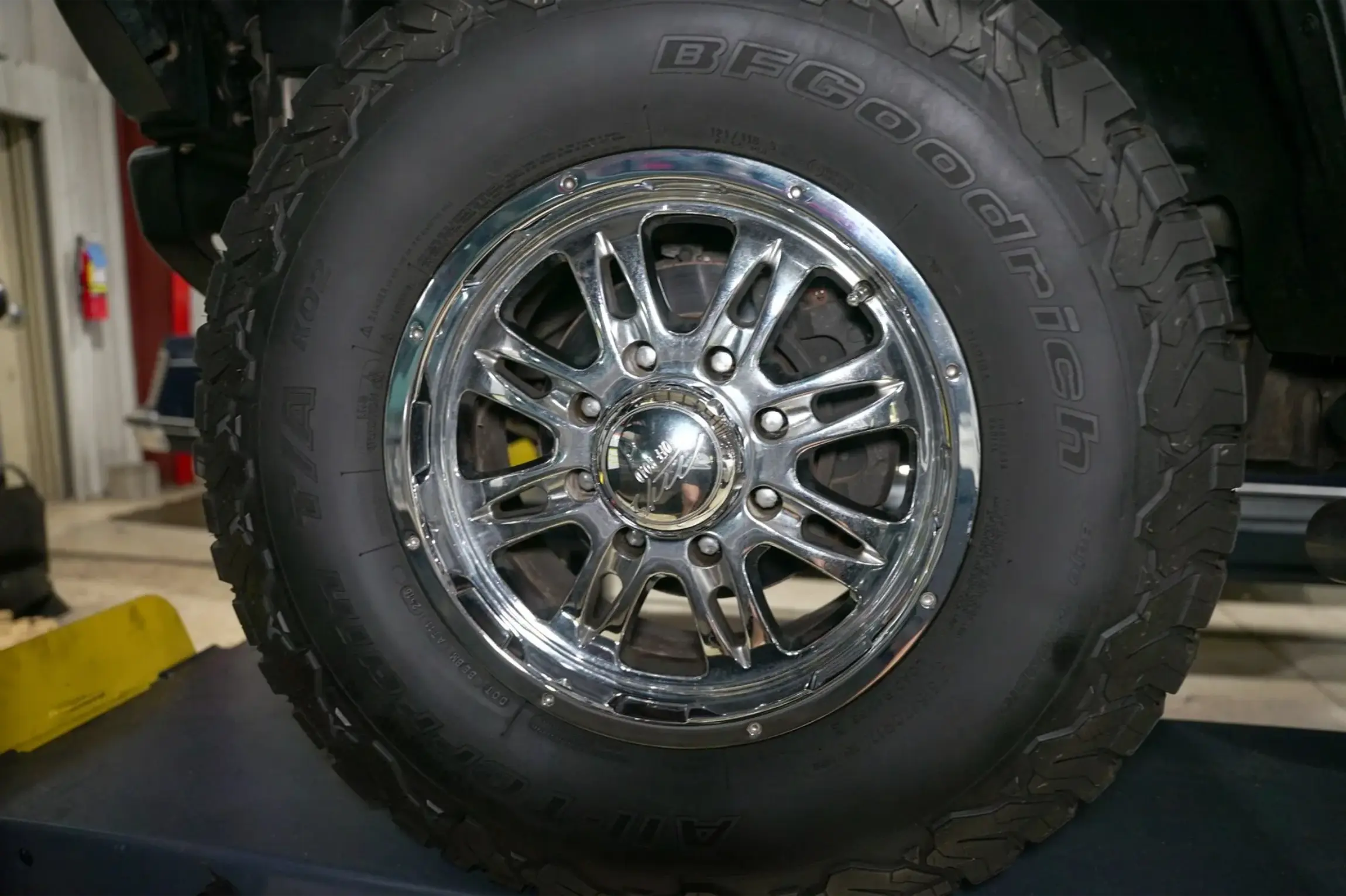 2005 Hummer H2 Luxury Edition